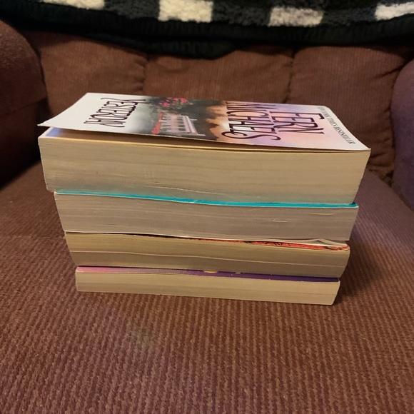 Fern Michaels 4 book bundle - Picture 4 of 13